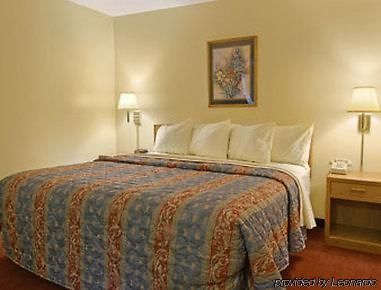 Super 8 Inez Motel Room photo
